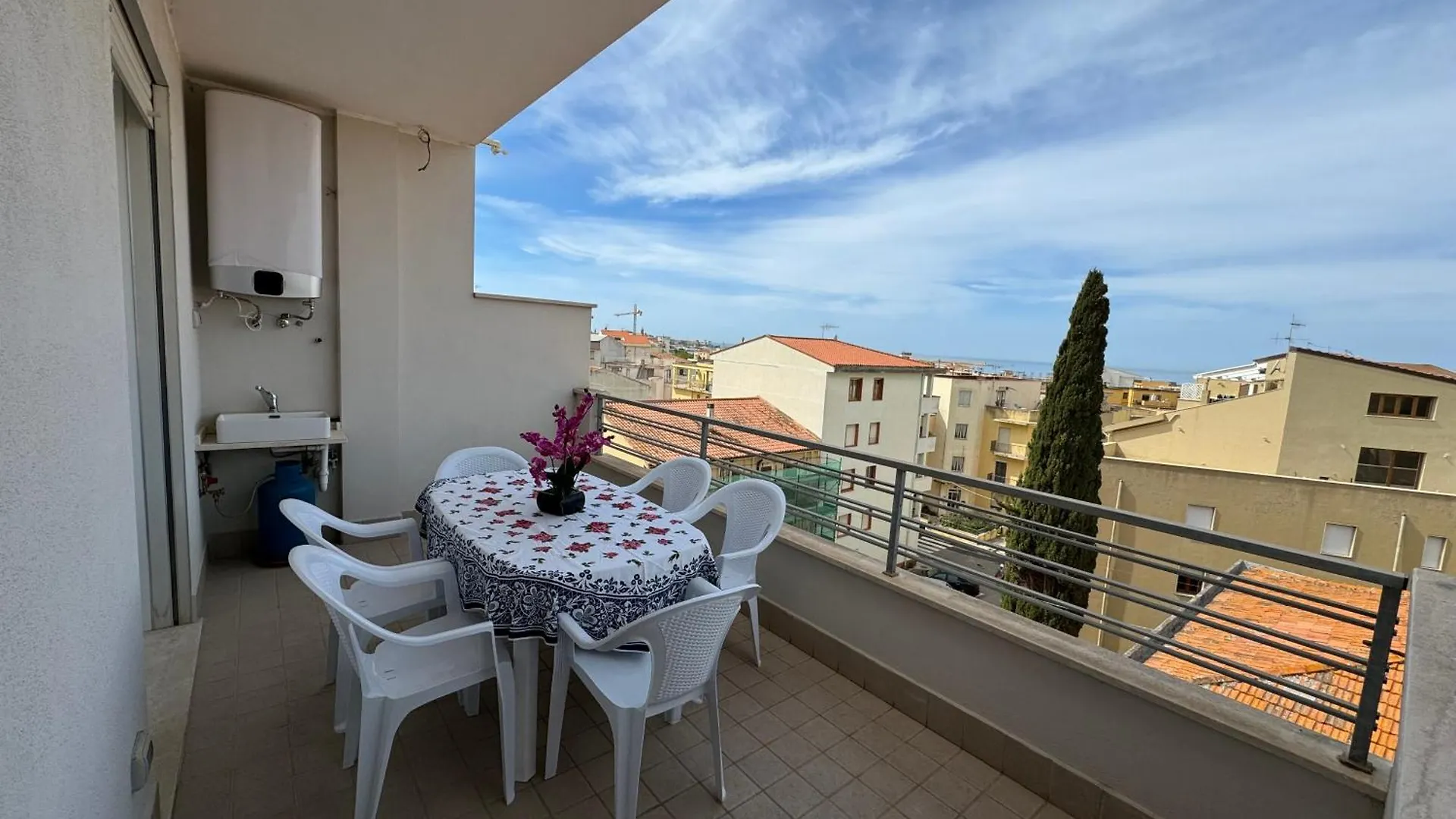 Civico 90 Attico Con Terrazza location